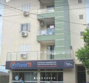 Apartamento na Rua Maurício Cardoso
