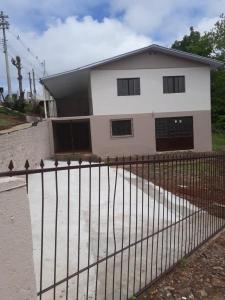 CASA DE ALVENARIA NO BAIRRO SANTO ANTONIO